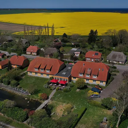 & Restaurant Zum Kap Arkona 3*